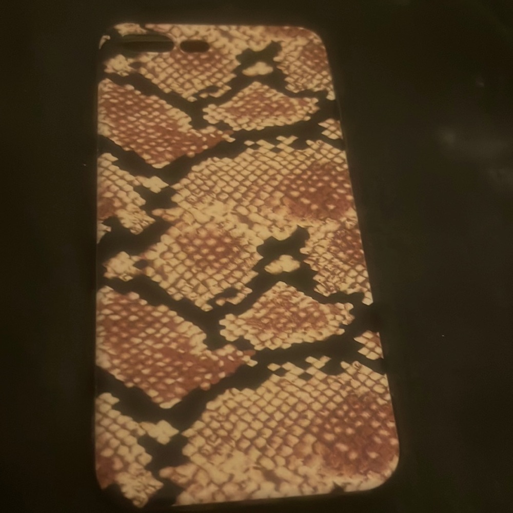 I phone 7 plus phone case in excellent condition